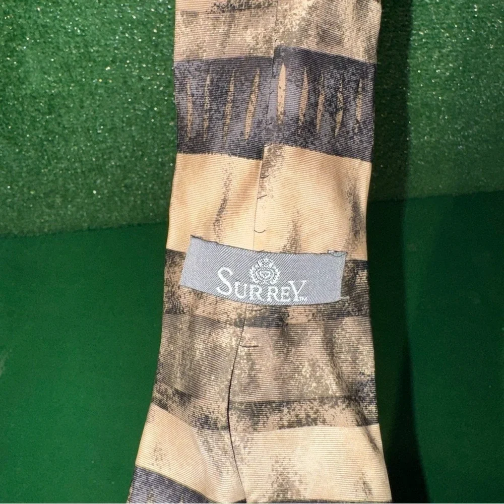 Surrey Mens Silk Necktie Tan Charcoal Grey‎ Horizontal Striped Dress Tie Classic